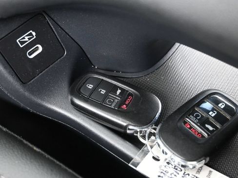 Used 2024 Honda HR-V EX-L image 19