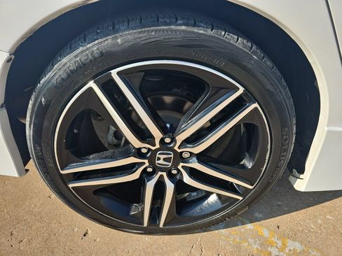 Used 2017 Honda Accord Sport image 3
