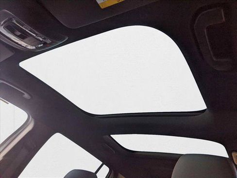 New 2023 Mercedes-Benz EQB 350 4MATIC SUV image 16