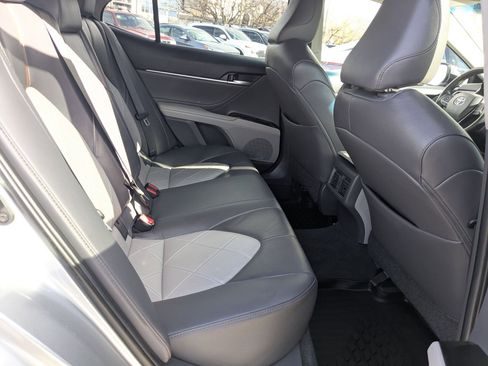 Used 2018 Toyota Camry XSE image 29