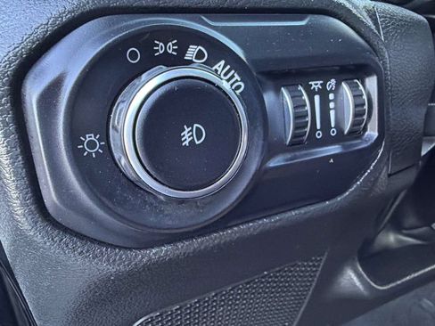 Used 2022 Jeep Wrangler Unlimited Sport AWD/4WD image 38