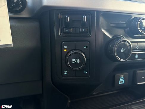 Used 2023 Ford F350 XLT AWD/4WD image 43