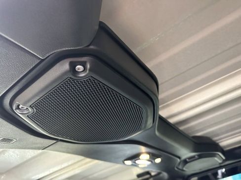 Used 2020 Jeep Gladiator Overland image 18