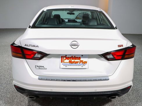 Used 2023 Nissan Altima 2.5 SR FWD image 6
