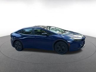 Used 2025 Toyota Prius LE video 2