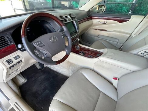 Used 2011 Lexus LS 460 image 18