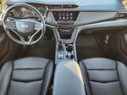 Certified 2024 Cadillac XT6 Luxury w/ LPO, Floor Liner Package image 9