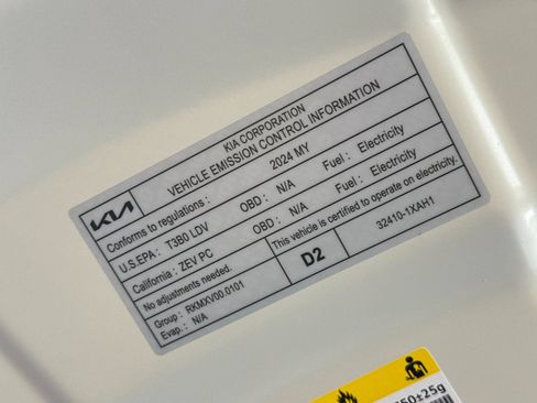 Certified 2024 Kia EV6 Light RWD image 37
