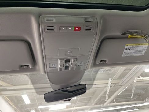 New 2026 Volkswagen Taos SE image 23