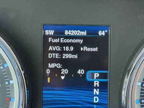 Used 2014 Chrysler 300 AWD image 4