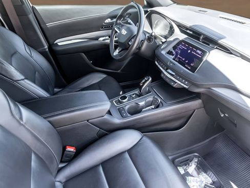 Used 2020 Cadillac XT4 Premium Luxury w/ Cold Weather Package FWD image 29