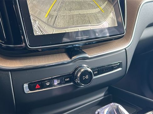 New 2026 Volvo XC60 B5 Plus w/ Protection Package Premier image 17