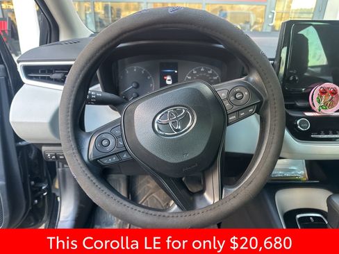 Used 2025 Toyota Corolla LE image 18
