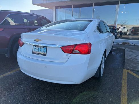 Used 2016 Chevrolet Impala LT w/ Convenience Package image 4