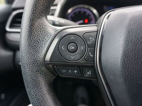 Used 2020 Toyota Camry LE image 8