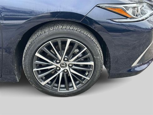 Certified 2023 Lexus ES 350 w/ Premium Package image 10