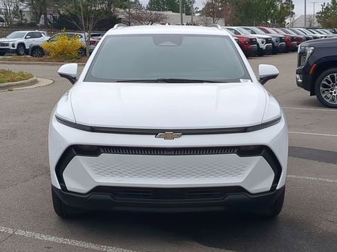 New 2026 Chevrolet Equinox EV LT image 12