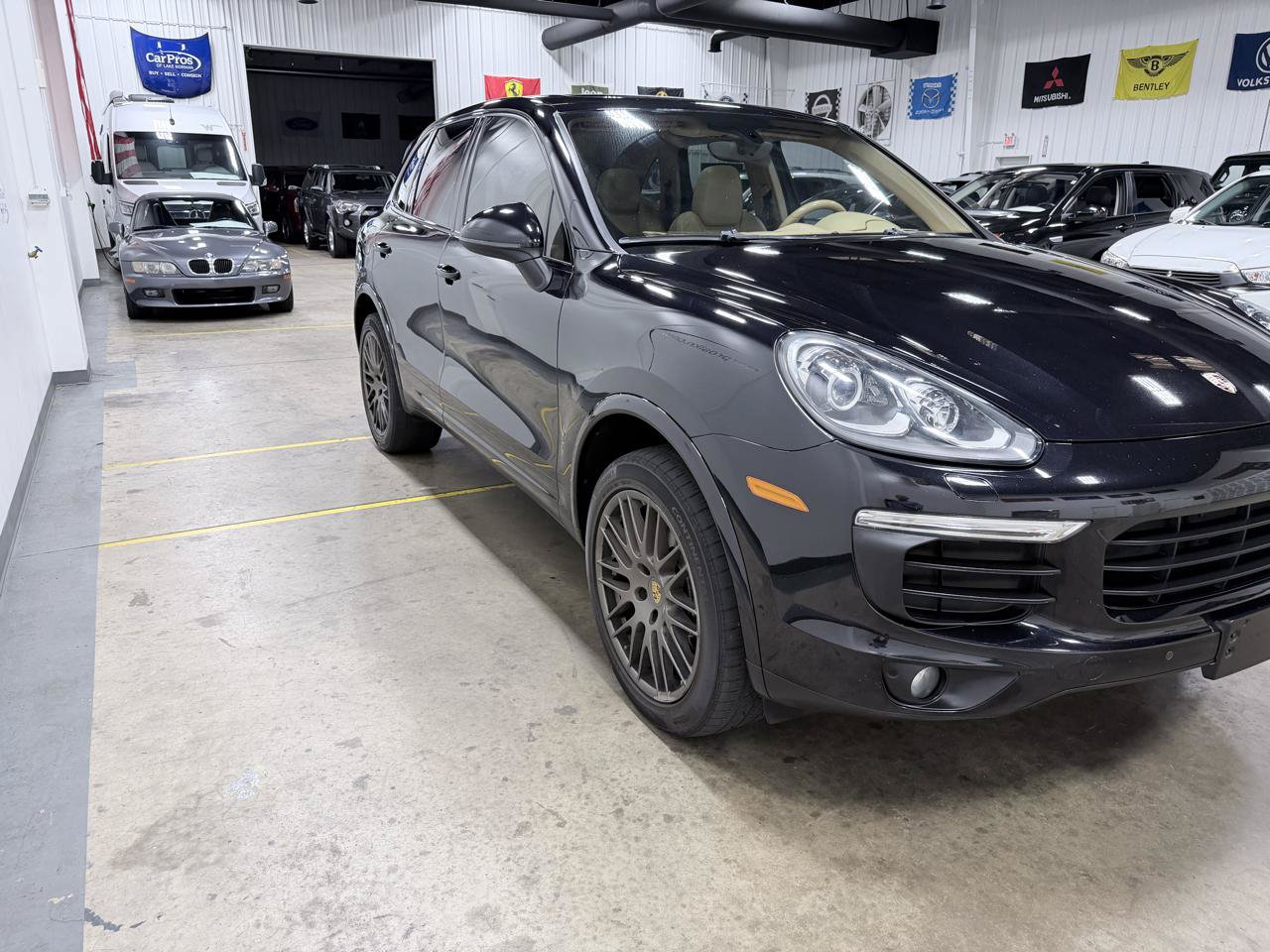 Used 2017 Porsche Cayenne Platinum Edition AWD/4WD image 18