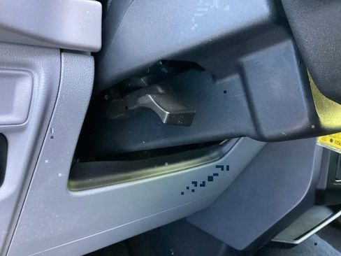 Used 2023 Ford F150 XLT image 60