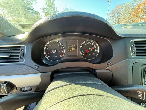 Used 2014 Volkswagen Jetta SE image 17
