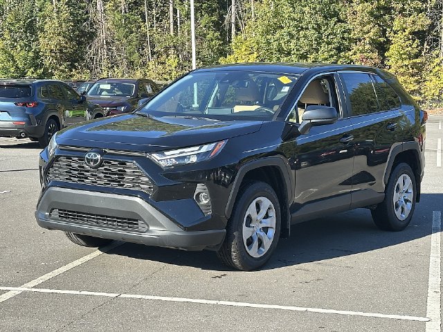 Used 2025 Toyota RAV4 LE FWD image 4