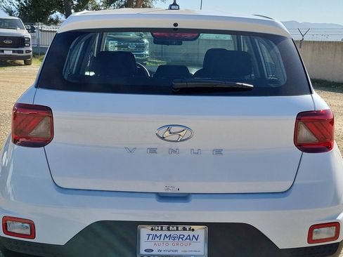 New 2026 Hyundai Venue SE FWD image 19