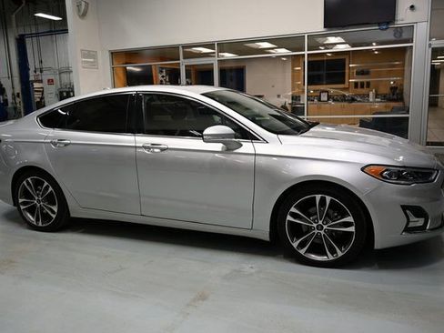 Used 2019 Ford Fusion Titanium image 4