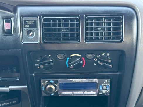 Used 2002 Toyota Tacoma PreRunner image 18