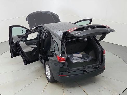 Used 2023 Chevrolet Equinox LS w/ Driver Confidence II Package image 42