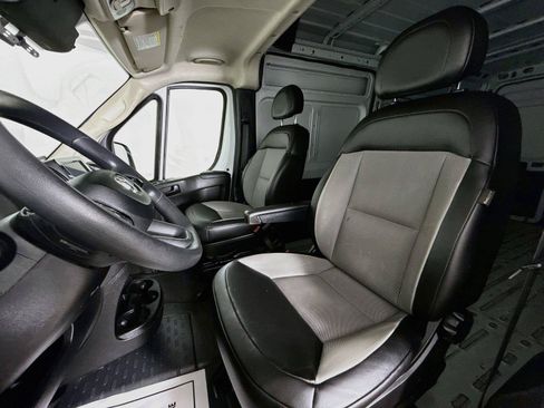Used 2023 RAM ProMaster 2500 FWD image 5