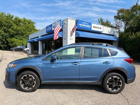 Used 2021 Subaru Crosstrek 2.0i Premium w/ Moonroof Package AWD/4WD image 22