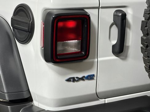 Used 2024 Jeep Wrangler Unlimited AWD/4WD image 26