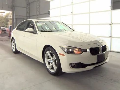 Used 2013 BMW 328i xDrive Sedan AWD/4WD image 4