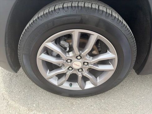 Used 2024 GMC Terrain SLT AWD/4WD image 10