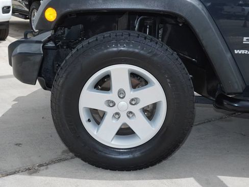 Used 2017 Jeep Wrangler Sport w/ Quick Order Package 24S AWD/4WD image 9