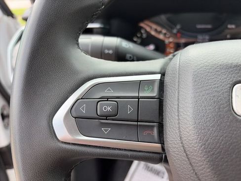 Used 2024 Jeep Compass Latitude AWD/4WD image 19