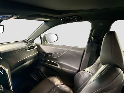 Used 2021 Toyota Venza Limited w/ Advanced Technology Package image 25