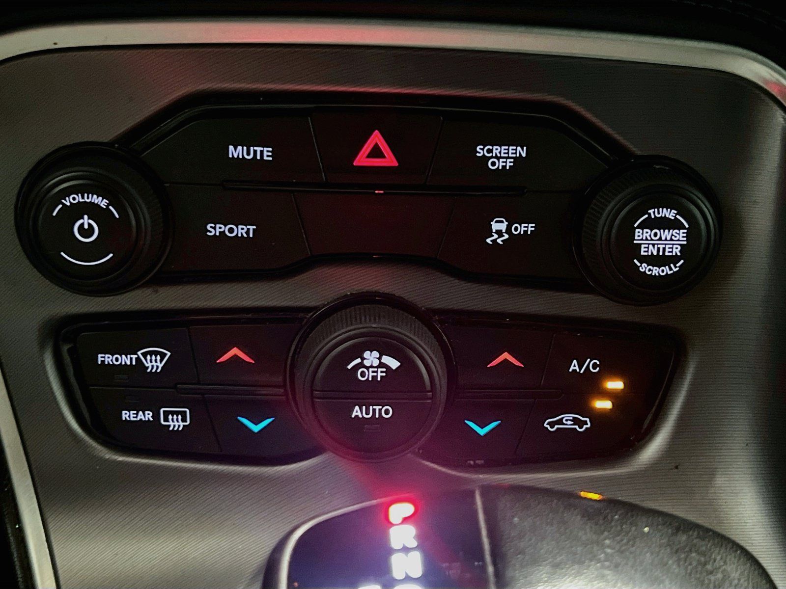 Used 2020 Dodge Challenger SXT RWD image 11