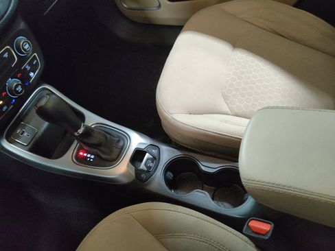 Used 2019 Jeep Compass Sport w/ Tech Group FWD image 26