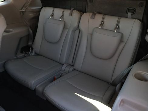 Used 2013 Toyota Highlander Limited AWD/4WD image 17