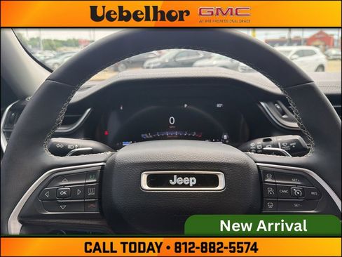 Used 2023 Jeep Grand Cherokee Limited w/ Trailer Tow Prep Group (B) AWD/4WD image 27