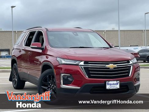 Used 2023 Chevrolet Traverse LT AWD/4WD image 1