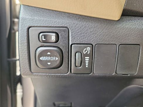 Used 2016 Toyota Corolla LE image 29