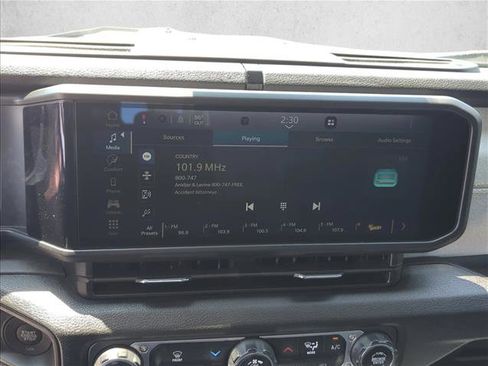 Used 2024 Jeep Gladiator Sport AWD/4WD image 21