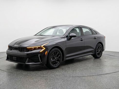 Used 2025 Kia K5 LXS FWD image 3