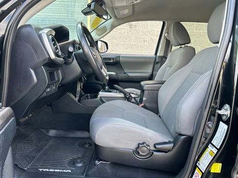 Used 2018 Toyota Tacoma SR5 AWD/4WD image 20