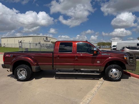 Used 2015 Ford F350 King Ranch w/ King Ranch w/Chrome Package image 28