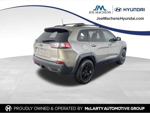 Used 2019 Jeep Cherokee Trailhawk AWD/4WD image 8