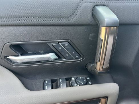 New 2025 GMC Hummer EV 2X image 10