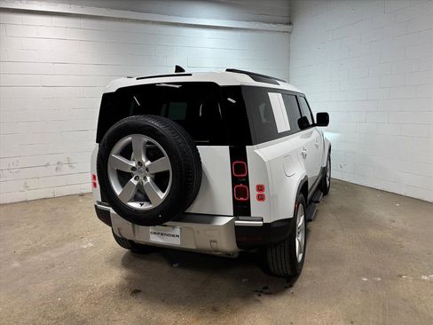 Used 2025 Land Rover Defender 110 S image 7